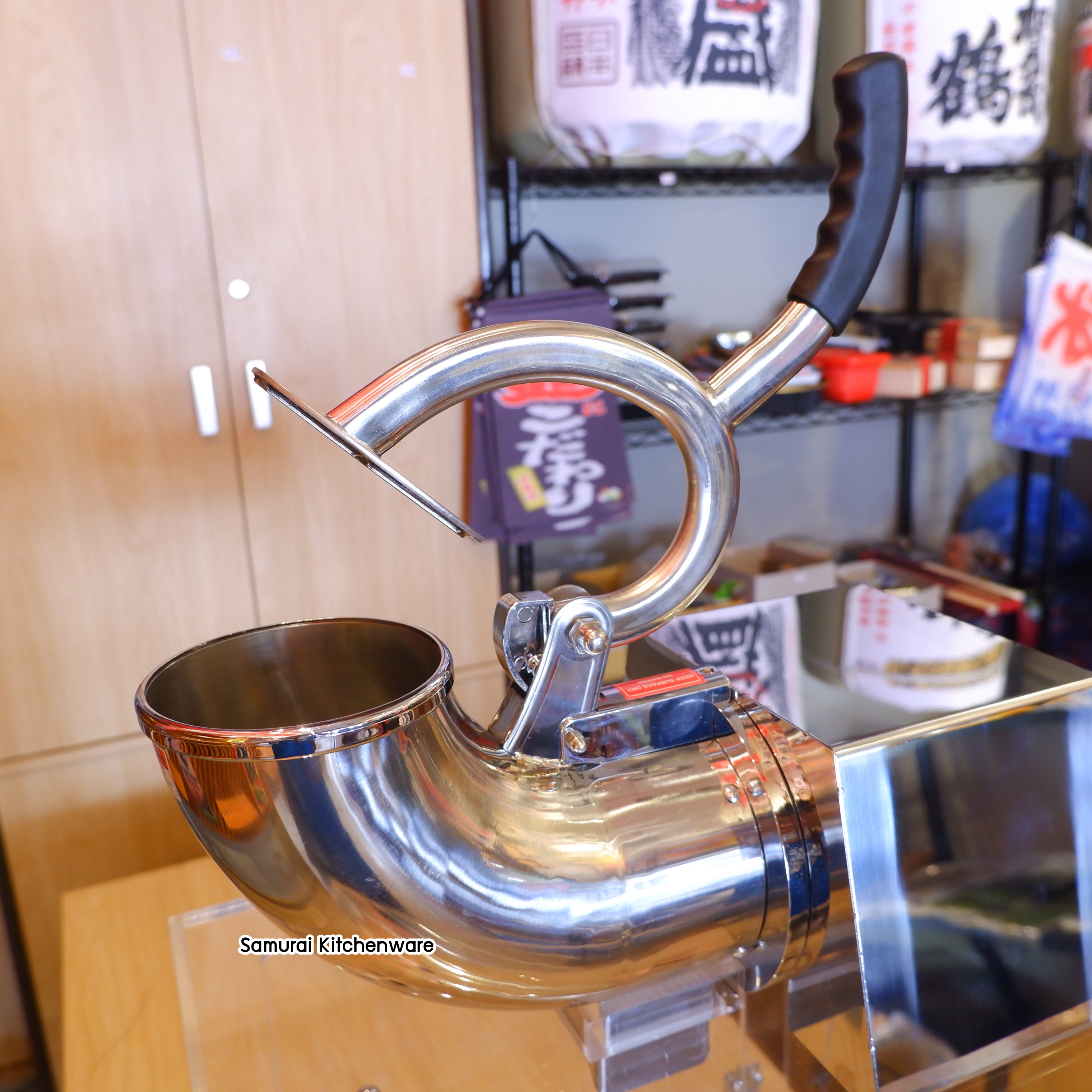 เครื่องทำน้ำแข็งใส เครื่องบดน้ำแข็งใส รุ่น ICE-303