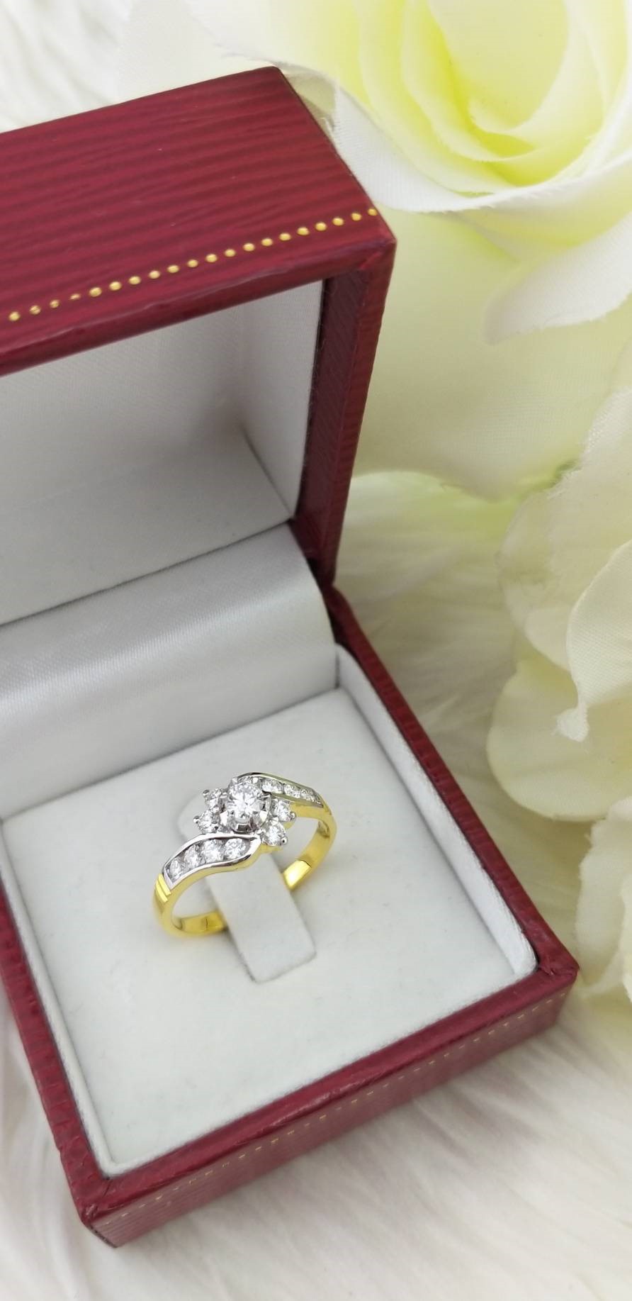 สั่งผลิตเพชรเบลเยี่ยมคัท แหวนแต่งงาน แหวนหมั้น ใส่เที่ยว ออกงาน แหวนทองคำ 18K เพชรแท้ 0.52 กะรัต 2.87 กรัม น้ำ 99 ราคาถูกมาก มีใบรับประกันค่ะ