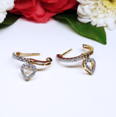 สั่งผลิตต่างหูทองเพชรเบลเยี่ยมคัท ใส่ทุกวัน ใส่เที่ยว ออกงาน เพชรแท้ ทอง18K 53 ตัง 3.80 กรัม น้ำ 98 ราคาถูกมาก มีใบรับประกันค่ะ