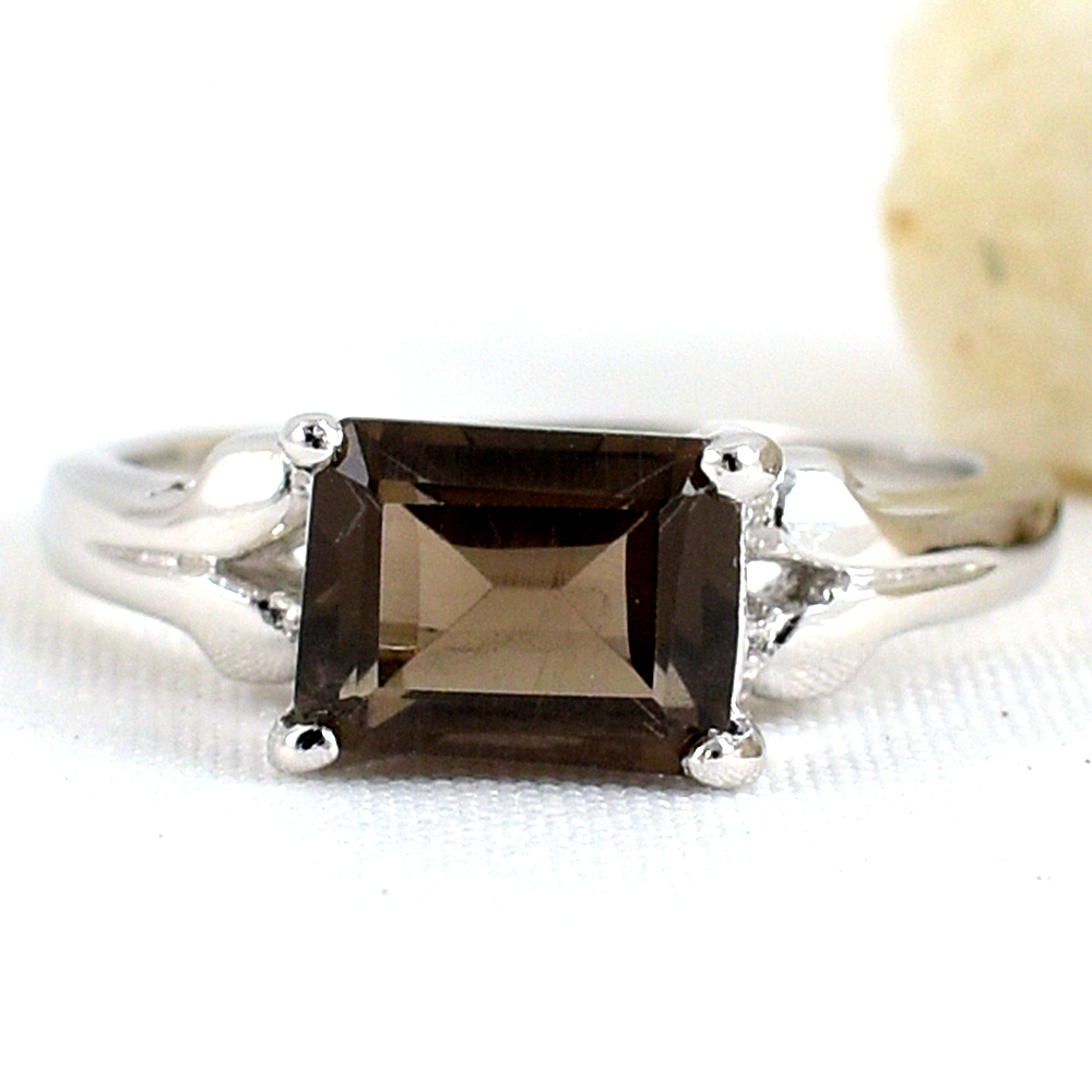 แหวนเงินแท้ราคาถูกชุบทองคำขาว พลอยแท้สโมกกี้ควอทซ์ 1.48 กะรัต งานประณีตสวยงาม สั่งผลิตค่ะ