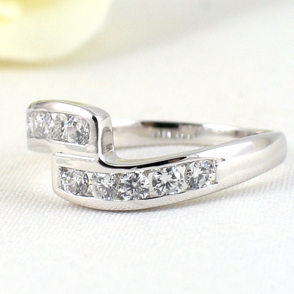 แหวนเงินแท้ราคาถูกชุบทองคำขาว เพชรCZแท้ 0.40 กะรัต งานประณีตสวยงาม สั่งผลิตค่ะ