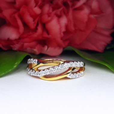 สั่งผลิตเพชรเบลเยี่ยมคัท แหวนแต่งงาน แหวนหมั้น ใส่เที่ยว ออกงาน แหวนทองคำ 18K เพชรแท้ 0.38 กะรัต 4.67 กรัม น้ำ 99 ราคาถูกมาก มีใบรับประกันค่ะ