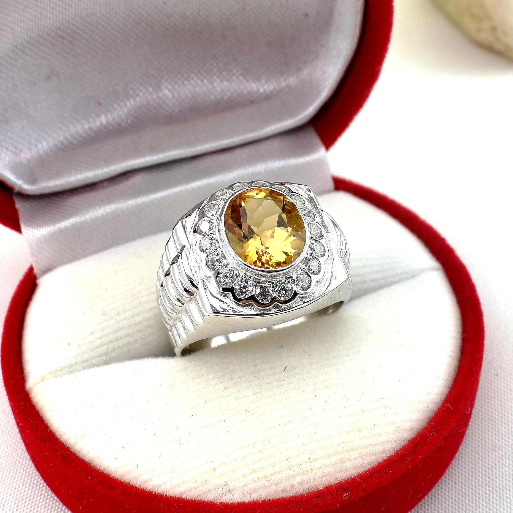 แหวนเงินแท้ราคาถูกชุบทองคำขาว ซิทรินแท้ 1.85 กะรัต เพชรCZ 0.54 กะรัต งานประณีตสวยงาม สั่งผลิตค่ะ