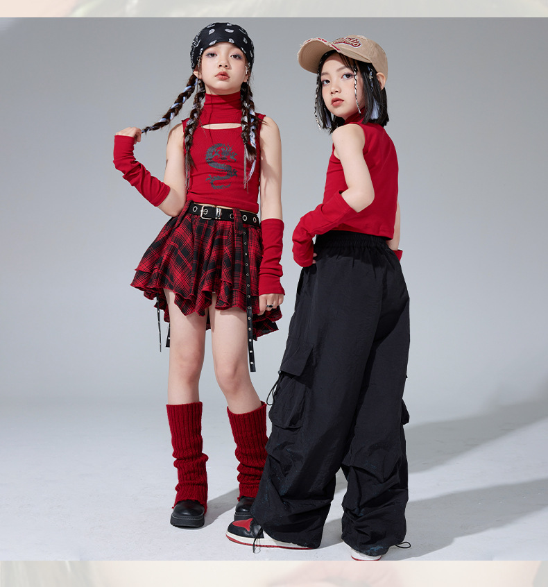 friendly4kid ชุดเต้น เซ็ตเสื้อแขนยาวดำ+กระโปรง ลายสก๊อต สีแดง ชุดการแสดงคริสมาสต์