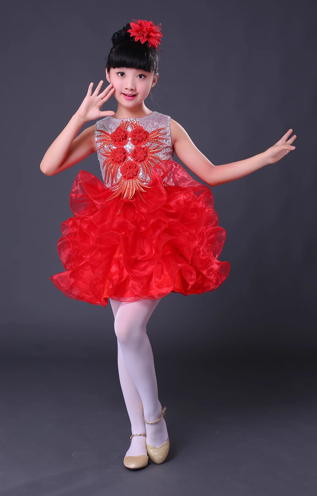 ชุดดรัมเมเยอร์ ชุดหลีด ปักเลื่อมแขนกุดปักดอกไม้แดง กระโปรงระบายชั้นสีแดง