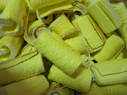 กลีบอัดดอกไม้จันทน์สีเหลืองไพร