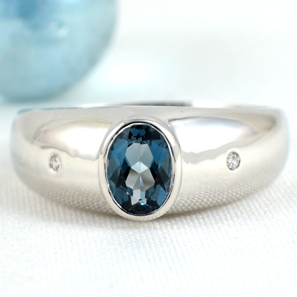 แหวนเงินแท้ราคาถูกชุบทองคำขาว ลอนดอนบลูโทปาซแท้ 0.54 กะรัต เพชรCZ 0.02 กะรัต งานประณีตสวยงาม สั่งผลิตค่ะ