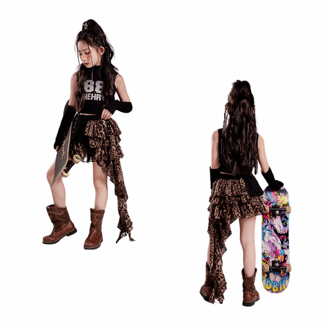 พร้อมส่ง ***ชุดเต้น เสื้อครอป แขนสั้น+กระโปรง พร้อมปลอกแขน ลายเสือ ลายผีเสื้อ ลายสก๊อต