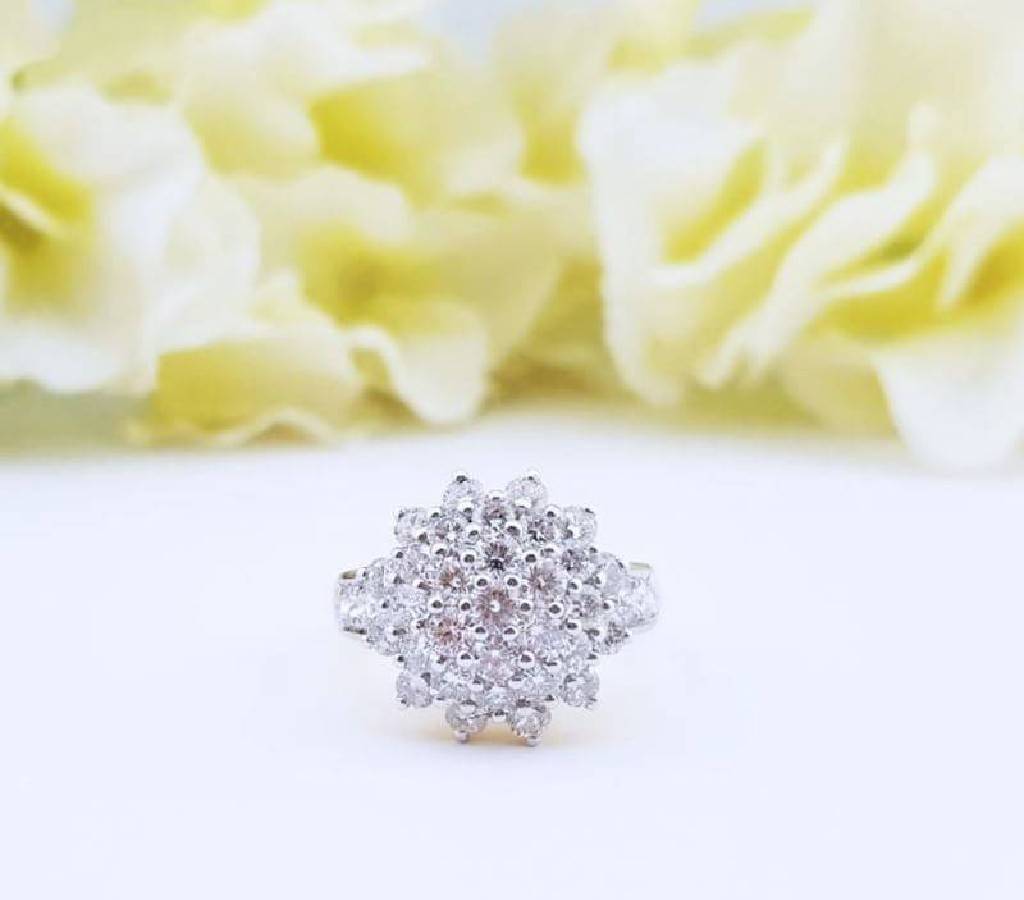 สั่งผลิตเพชรเบลเยี่ยมคัท แหวนแต่งงาน แหวนหมั้น ใส่เที่ยว ออกงาน แหวนทองคำ 18K เพชรแท้ 2.22 กะรัต 7.26 กรัม น้ำ 99 ราคาถูกมาก มีใบรับประกันค่ะ