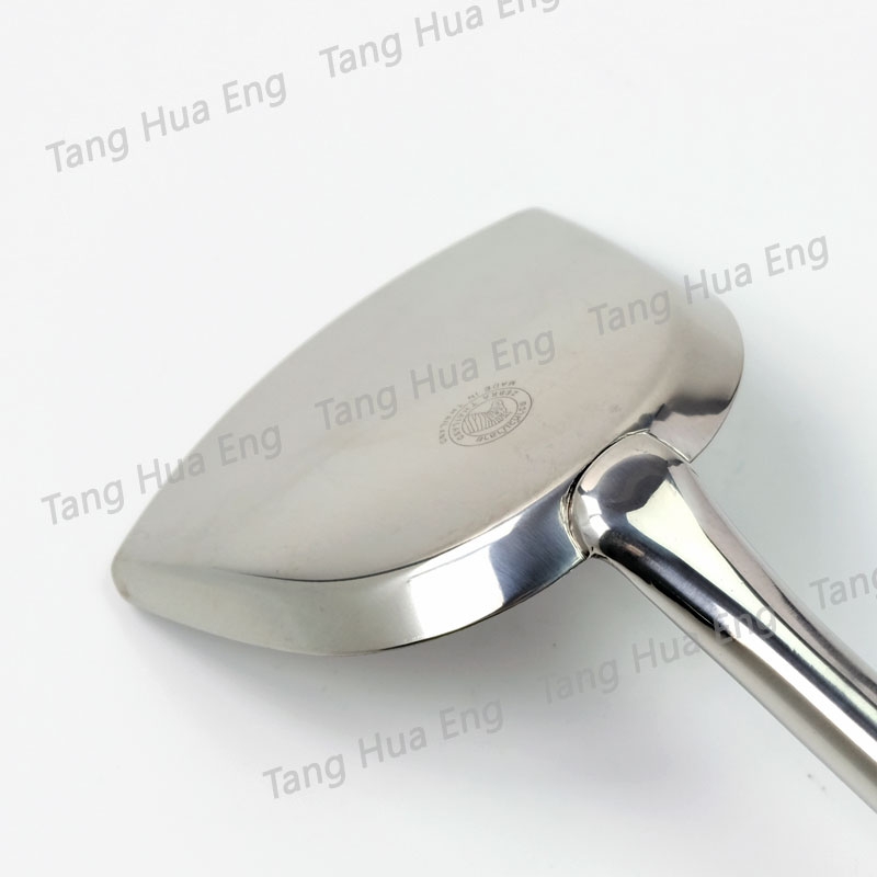 ตะหลิวกลาง-ด้ามไม้ ตราหัวม้าลาย