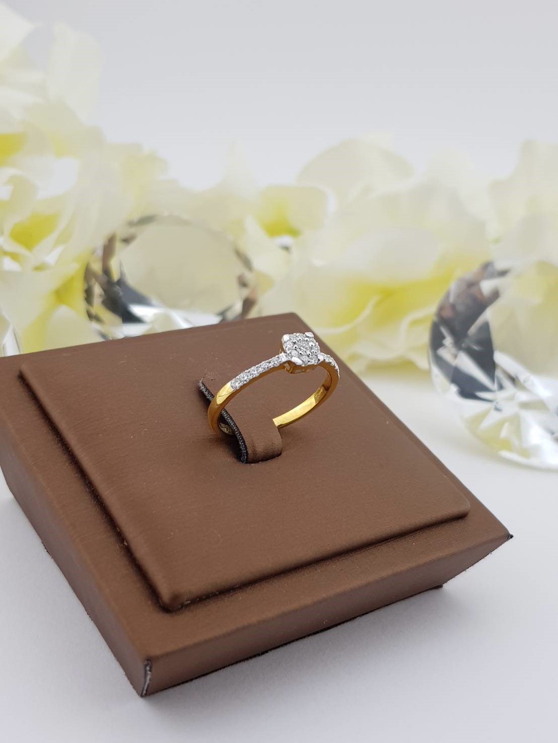 สั่งผลิตเพชรเบลเยี่ยมคัท แหวนแต่งงาน แหวนหมั้น ใส่เที่ยว ออกงาน แหวนทองคำ 18K เพชรแท้ 0.26 กะรัต 2.07 กรัม น้ำ 99 ราคาถูกมาก มีใบรับประกันค่ะ