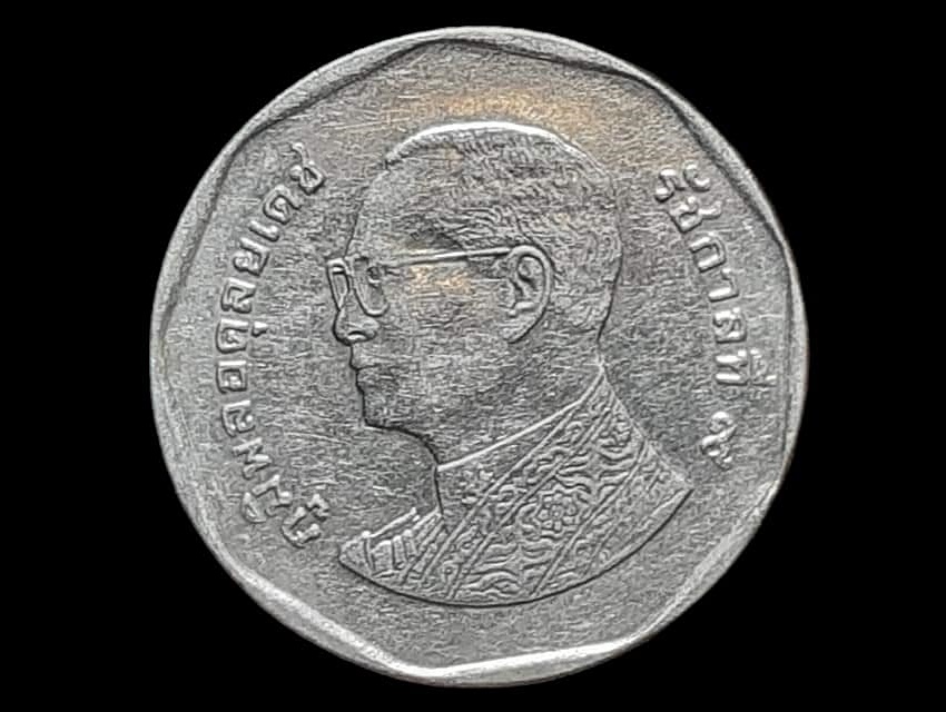 เหรียญ เงินหมุนเวียน รัชกาลที่ 9 5 Baht RAMA 9 แบบใหม่ 2012