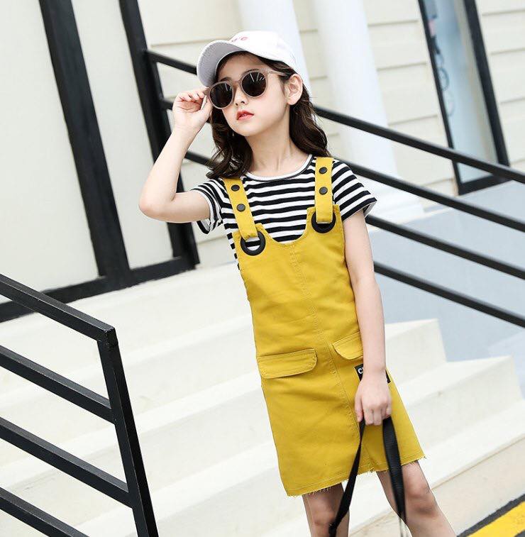 ชุดเซ็ตเสื้อริ้วแขนสั้น+เอี้ยมกระโปรงสีเหลือง