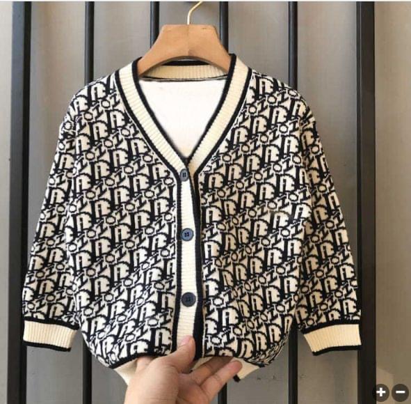 กันหนาว: เสื้อกันหนาวเด็ก กระดุมหน้า ผ้าสำลี