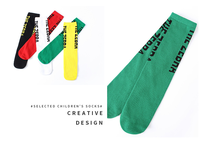 สินค้าพร้อมส่ง ถุงเท้า แบบยาว ถุงเท้าฮิปฮอป ลายอักษรข้าง