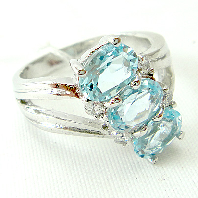 แหวนเงินแท้ราคาถูกชุบทองคำขาว สวิสบลูโทปาซแท้ 2.85 กะรัต เพชรCZ 0.12 กะรัต งานประณีตสวยงาม สั่งผลิตค่ะ