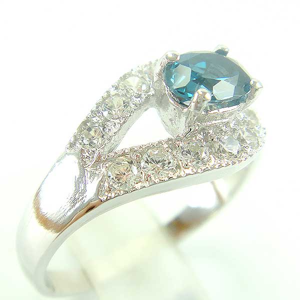 แหวนเงินแท้ราคาถูกชุบทองคำขาว ลอนดอนบลูโทปาซแท้ 0.55 กะรัต เพชรCZ 0.325 กะรัต งานประณีตสวยงาม สั่งผลิตค่ะ