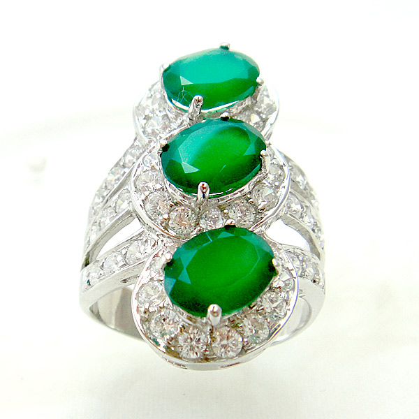 แหวนเงินแท้ราคาถูกชุบทองคำขาว พลอยแท้กรีนอะเกท 1.20 กะรัต เพชรCZ 1.44 กะรัต งานประณีตสวยงาม สั่งผลิตค่ะ