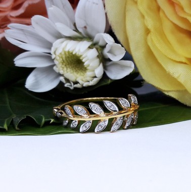 สั่งผลิตเพชรเบลเยี่ยมคัท แหวนแต่งงาน แหวนหมั้น ใส่เที่ยว ออกงาน แหวนทองคำ 18K เพชรแท้ 0.18 กะรัต 2.45 กรัม น้ำ 99 ราคาถูกมาก มีใบรับประกันค่ะ