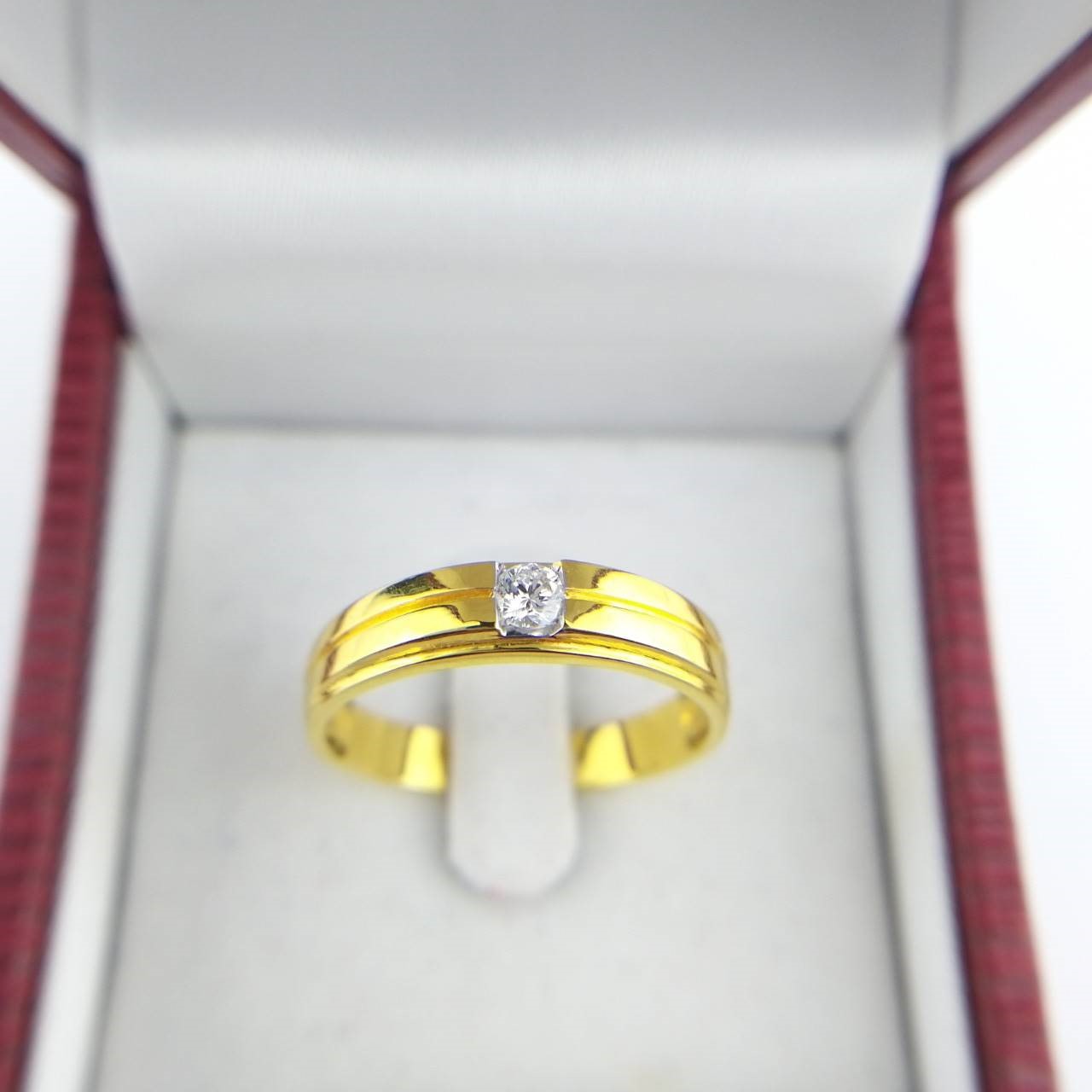 สั่งผลิตเพชรเบลเยี่ยมคัท แหวนแต่งงาน แหวนหมั้น ใส่เที่ยว ออกงาน แหวนทองคำ 18K เพชรแท้ 0.11 กะรัต 3.80 กรัม น้ำ 99 ราคาถูกมาก มีใบรับประกันค่ะ