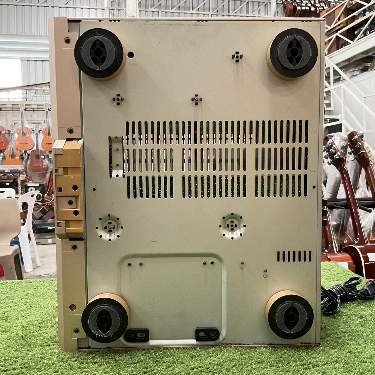 เครื่องขยายเสียง YAMAHA : DSP-AX520