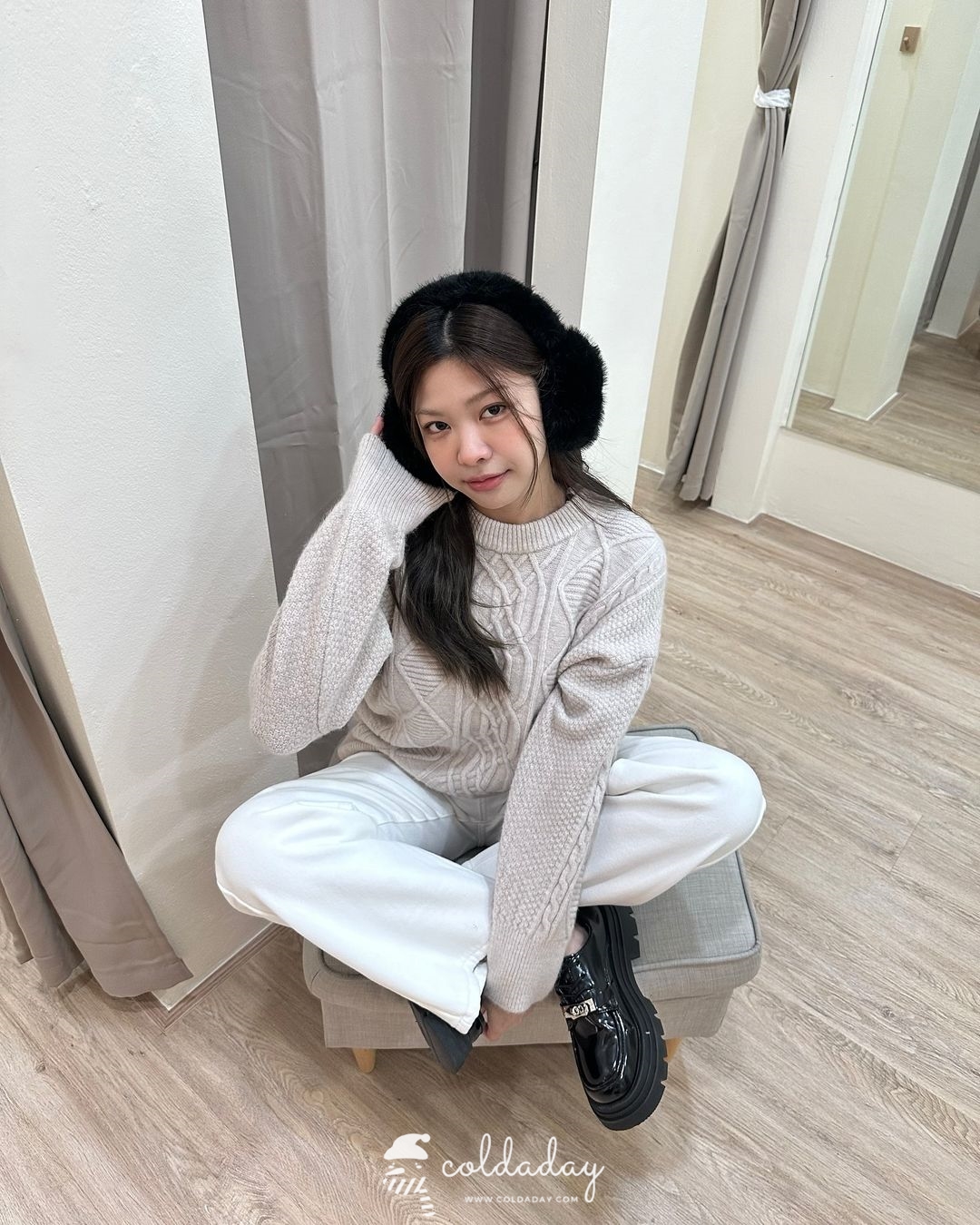Winter White Jeans กางเกงยีนส์กันหนาวทรงขาตรงสีขาว