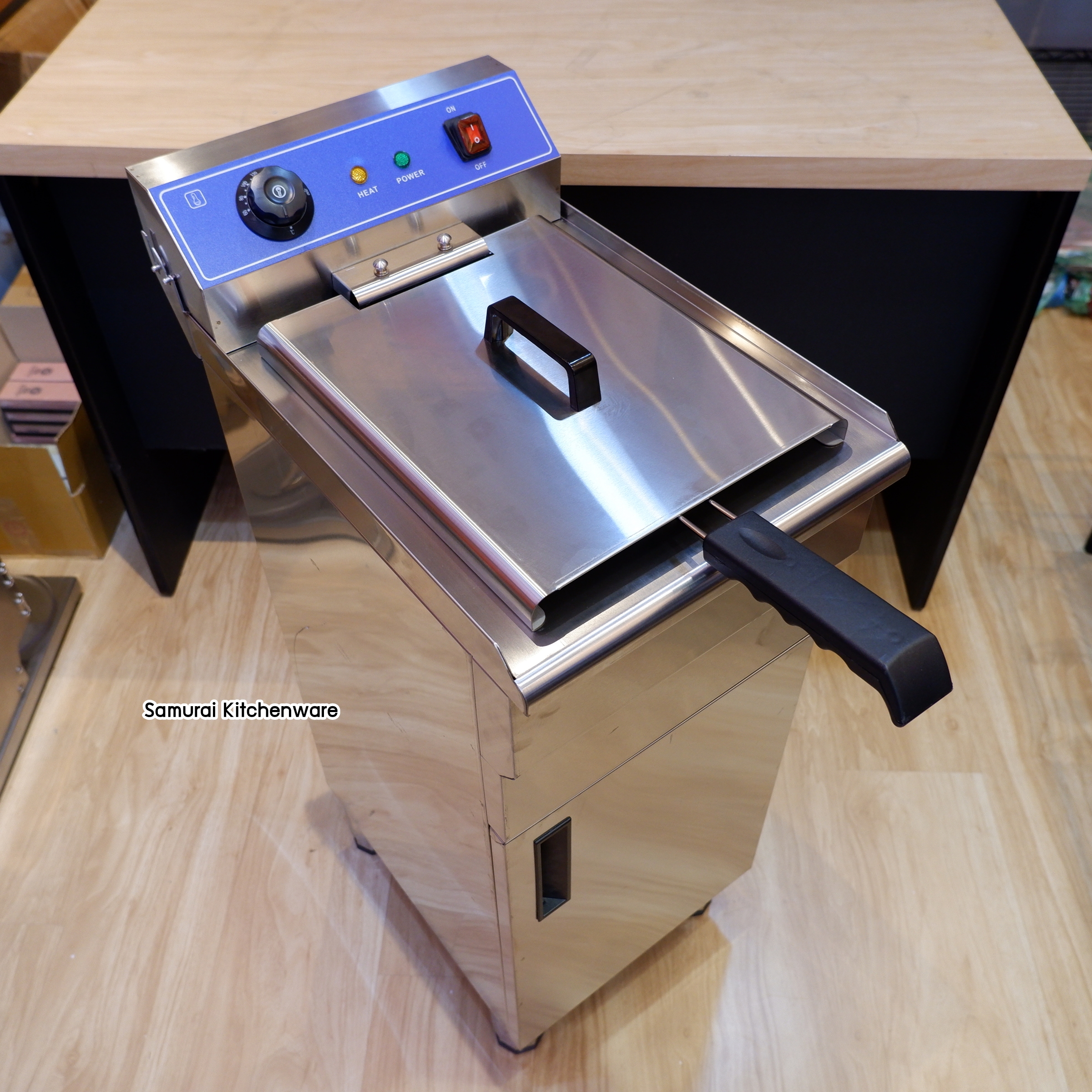 หม้อทอดไฟฟ้า แบบตั้งพื้น (16 ลิตร)