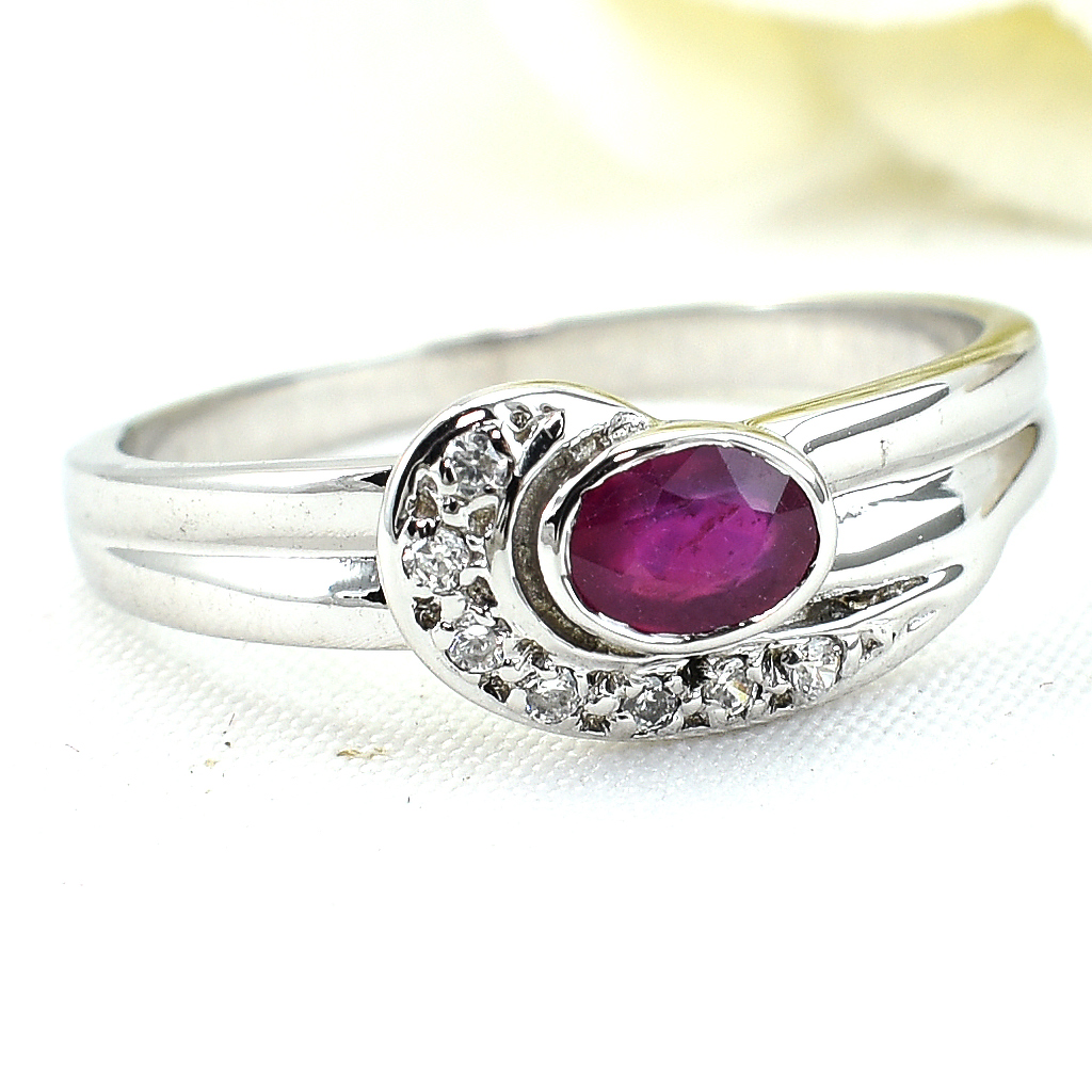 แหวนเงินแท้ราคาถูกชุบทองคำขาว ทับทิมแท้ 0.60 กะรัต เพชรCZ 0.07 กะรัต งานประณีตสวยงาม สั่งผลิตค่ะ