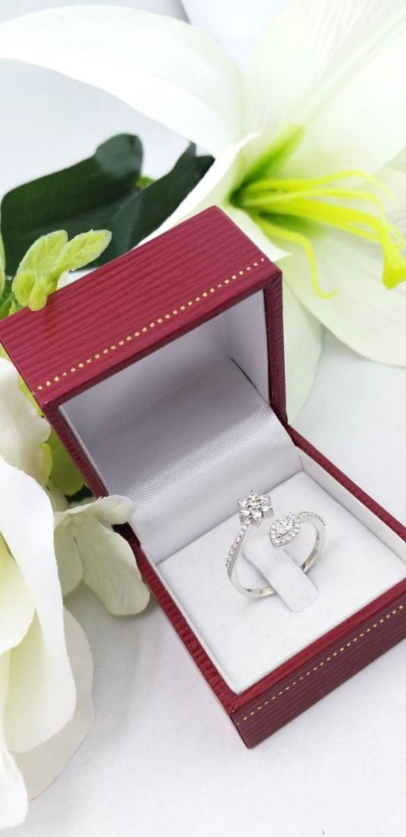 สั่งผลิตเพชรเบลเยี่ยมคัท แหวนแต่งงาน แหวนหมั้น ใส่เที่ยว ออกงาน แหวนทองขาว 18K เพชรแท้ 0.53 กะรัต 2.47 กรัม น้ำ 99 ราคาถูกมาก มีใบรับประกันค่ะ