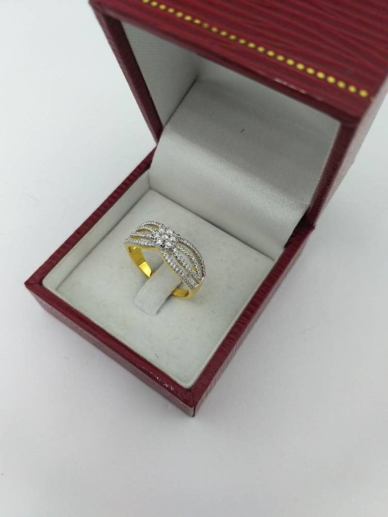 สั่งผลิตเพชรเบลเยี่ยมคัท แหวนแต่งงาน แหวนหมั้น ใส่เที่ยว ออกงาน แหวนทองคำ 18K เพชรแท้ 0.37 กะรัต 3.54 กรัม น้ำ 99 ราคาถูกมาก มีใบรับประกันค่ะ