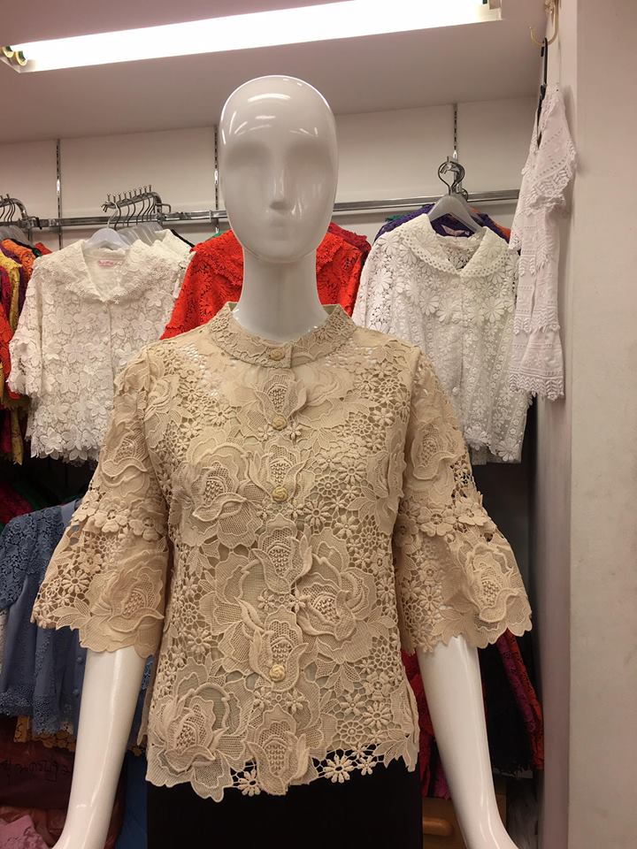 เสื้อลูไม้พิ้งบูติค เสื้อลูกไม้กระดุมหน้า ลายกุหลาบ