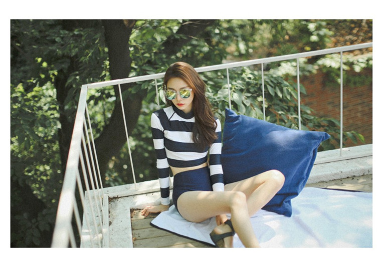 ชุดว่ายน้ำแขนยาว รอบอก 32-38 รอบเอว 26-30 สะโพก 32-38 นิ้วค่ะ ผ้าดี งานสวยมากค่ะ