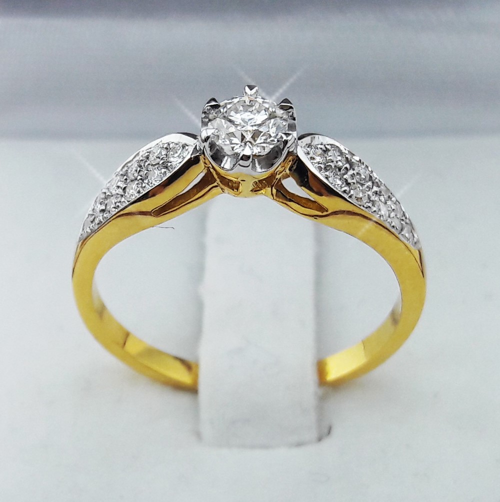สั่งผลิตเพชรเบลเยี่ยมคัท แหวนแต่งงาน แหวนหมั้น ใส่เที่ยว ออกงาน แหวนทองคำ 18K เพชรแท้ 0.33 กะรัต 2.50 กรัม น้ำ 99 ราคาถูกมาก มีใบรับประกันค่ะ