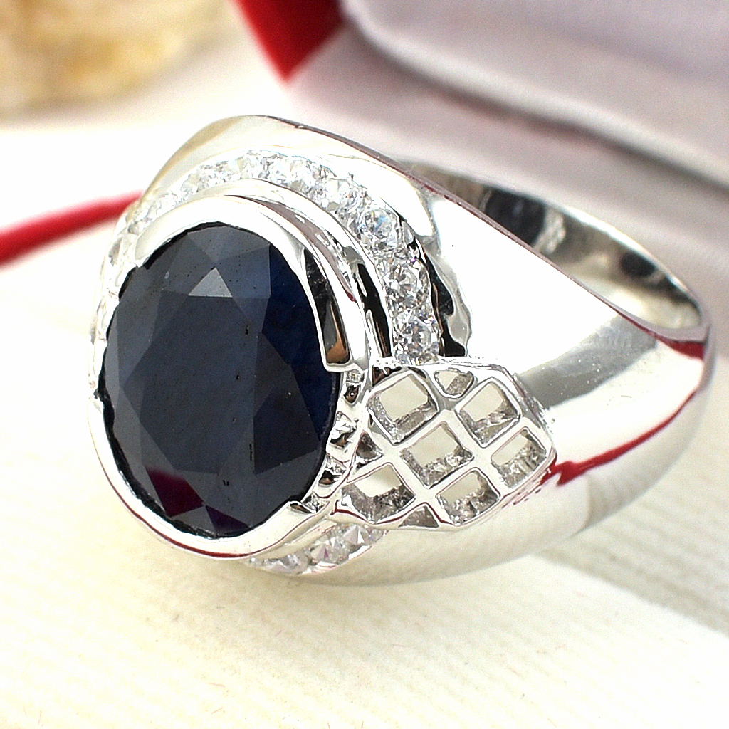 แหวนเงินแท้ราคาถูกชุบทองคำขาว ไพลินแท้ 4.80 กะรัต เพชรCZ 0.48 กะรัต งานประณีตสวยงาม สั่งผลิตค่ะ