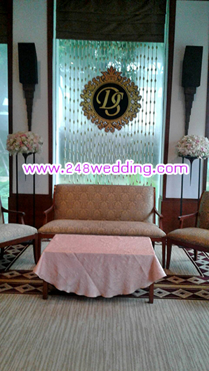 ม่านดอกรักสลับดอกกุหลาบ