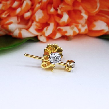 สั่งผลิตต่างหูทองเพชรเบลเยี่ยมคัท ใส่ทุกวัน ใส่เที่ยว ออกงาน เพชรแท้ ทอง18K 20 ตัง 2.10 กรัม น้ำ 98 ราคาถูกมาก มีใบรับประกันค่ะ