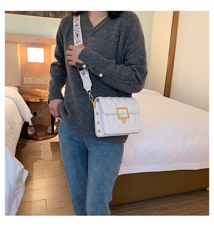 สินค้าพรีออเดอร์ กระเป๋าแฟชั่นสวยเก๋ มี 2สี 2สไตล์ รหัส PO-BAG-003