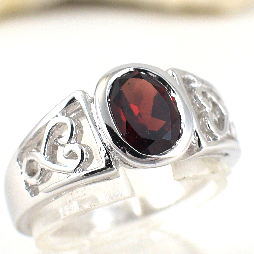 แหวนเงินแท้ราคาถูกชุบทองคำขาว โกเมนแท้ 1.40 กะรัต งานประณีตสวยงาม สั่งผลิตค่ะ