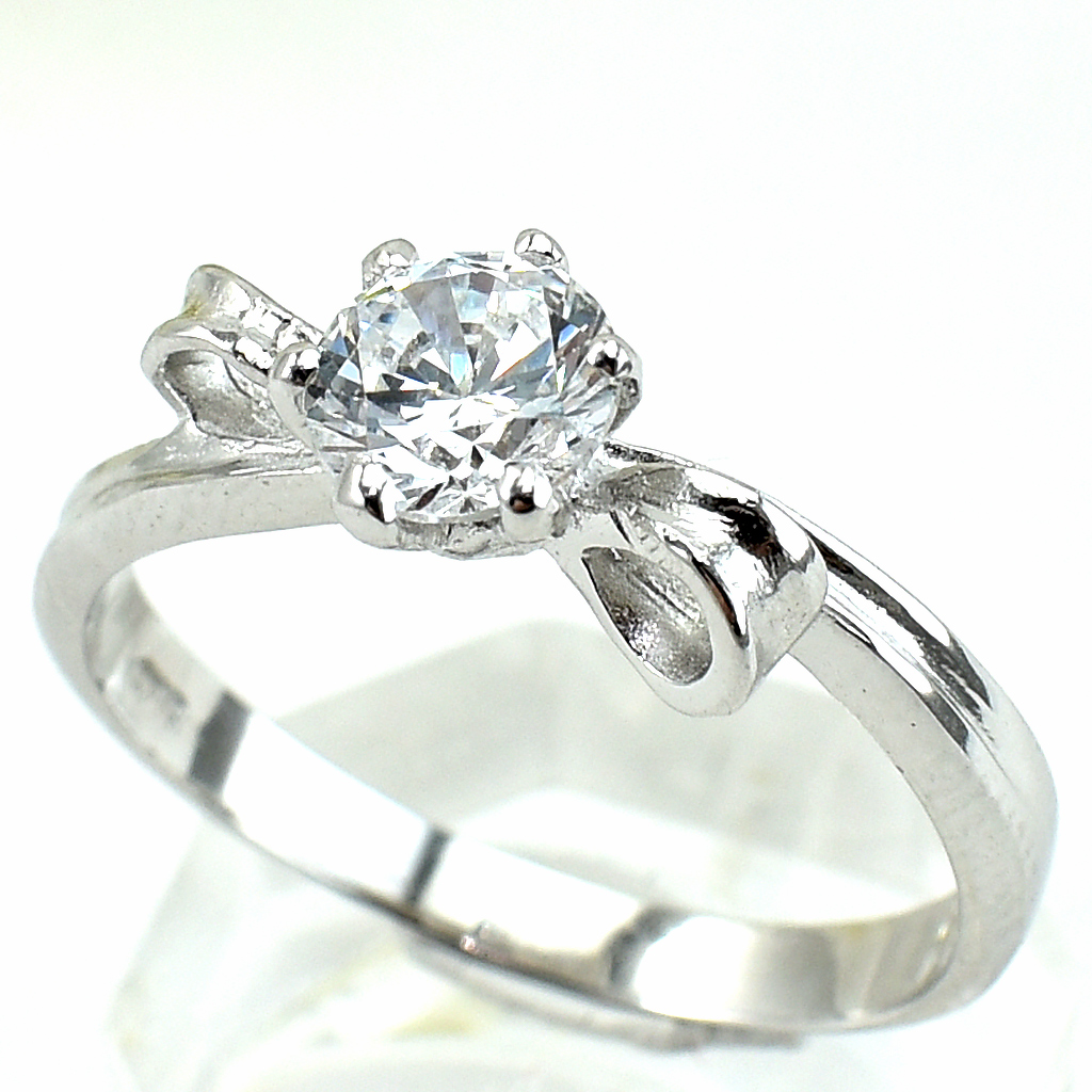 แหวนเงินแท้ราคาถูกชุบทองคำขาว เพชรCZแท้ 0.65 กะรัต งานประณีตสวยงาม สั่งผลิตค่ะ