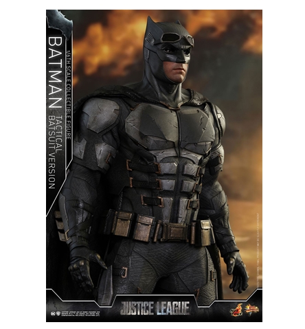 HOTTOYS - Justice League - Batman (Tactical Batsuit Version)