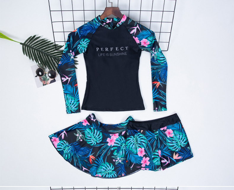 ชุดว่ายน้ำผู้หญิงเซต3 ชิ้น 3xl กัน uv รอบอก36-42 กางเกงและกระโปรงรอบเอว 32-36 สะโพก38-46 นิ้วยาว 13 นิ้วค่ะ ผ้าดี งานสวยมากๆค่ะ