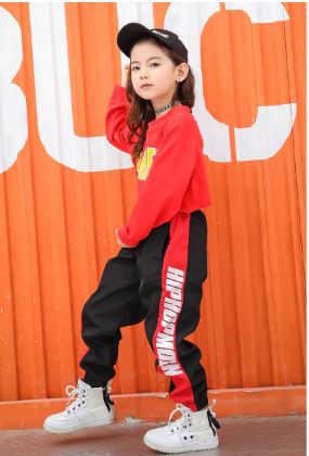 ชุดเต้น เสื้อครอป แขนยาว Chare' พร้อมกางเกงวอร์ม