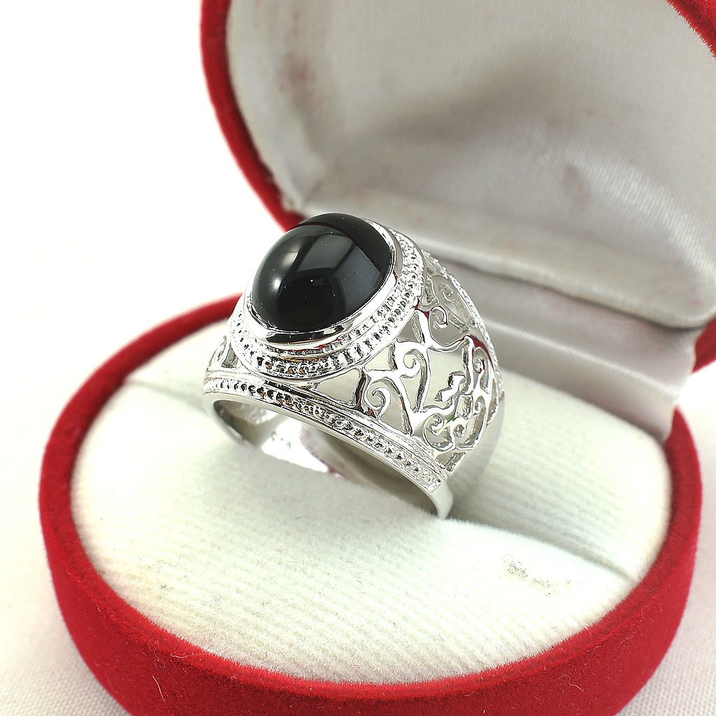 แหวนเงินแท้ราคาถูกชุบทองคำขาว นิลแท้ 5.15 กะรัต งานประณีตสวยงาม สั่งผลิตค่ะ