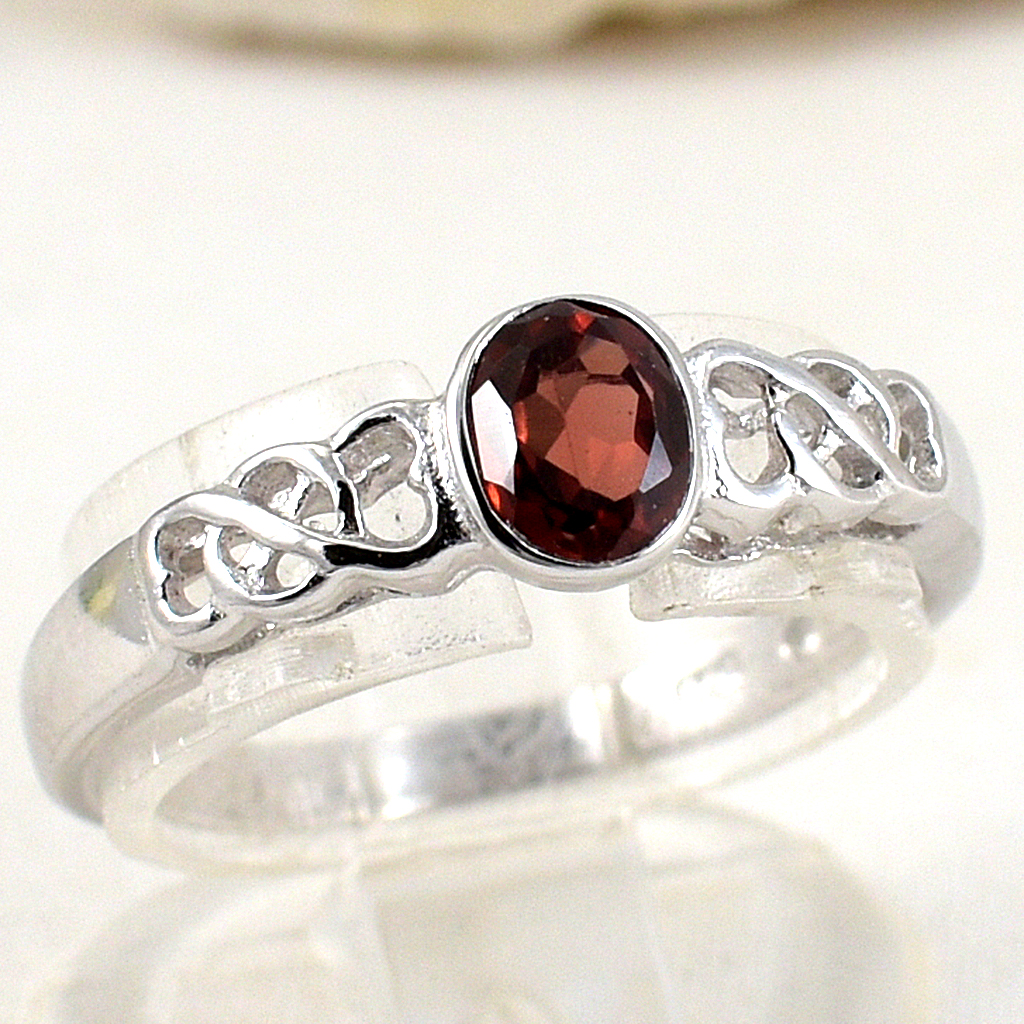 แหวนเงินแท้ราคาถูกชุบทองคำขาว โกเมนแท้ 0.45 กะรัต งานประณีตสวยงาม สั่งผลิตค่ะ