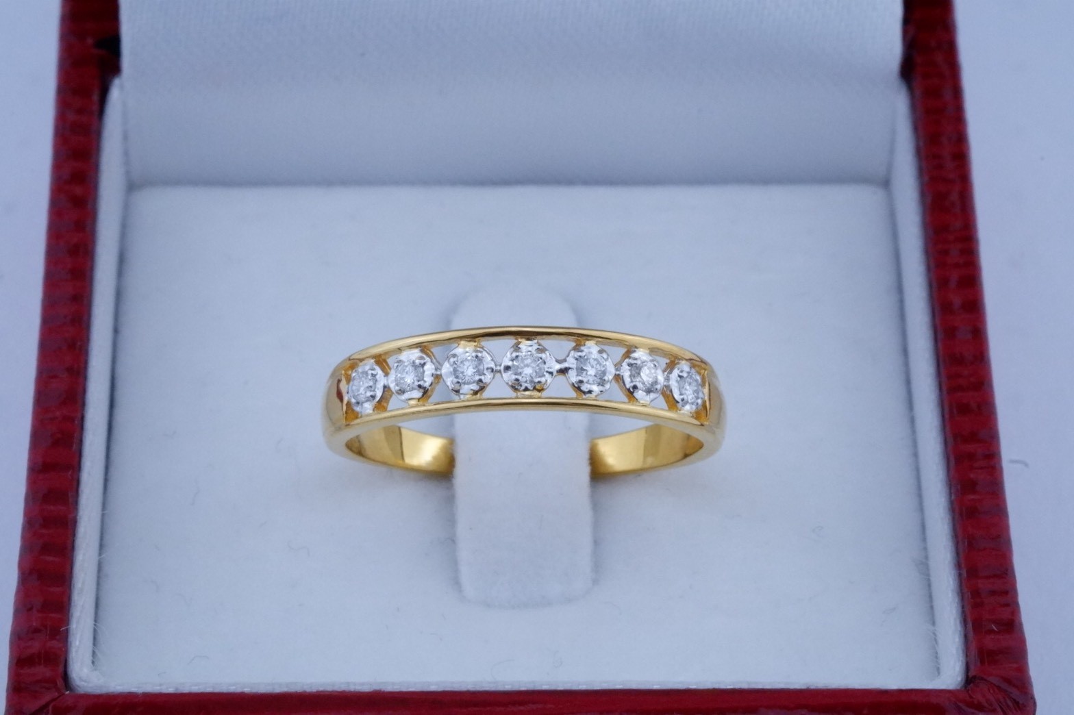 สั่งผลิตเพชรเบลเยี่ยมคัท แหวนแต่งงาน แหวนหมั้น ใส่เที่ยว ออกงาน แหวนทองคำ 18K เพชรแท้ 0.09 กะรัต 2.04 กรัม น้ำ 99 ราคาถูกมาก มีใบรับประกันค่ะ