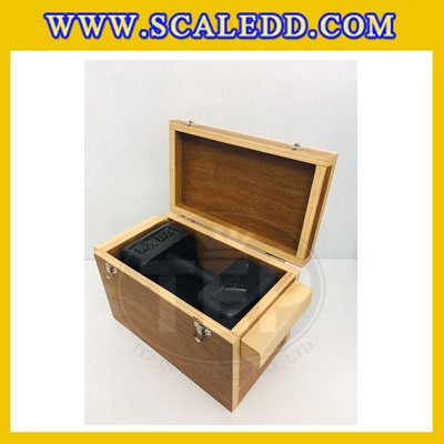 กล่องไม้อัดไม่บุกำมะหยี่ สำหรับใส่ตุ้มน้ำหนักเหล็กหล่อพิกัด20kg กล่องใส่ตุ้มน้ำหนักเหล็กหล่อ กล่องเก็บตุ้มน้ำหนัก กล่องไม้สำหรับตุ้มเหล็กหล่อ ยาว 24.7 กว้าง 13.2 ลึก 13.9ซม.