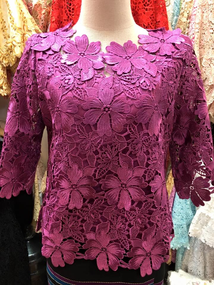 เสื้อลูกไม้เนื้อผ้าอย่างดี สีสวยสดใส