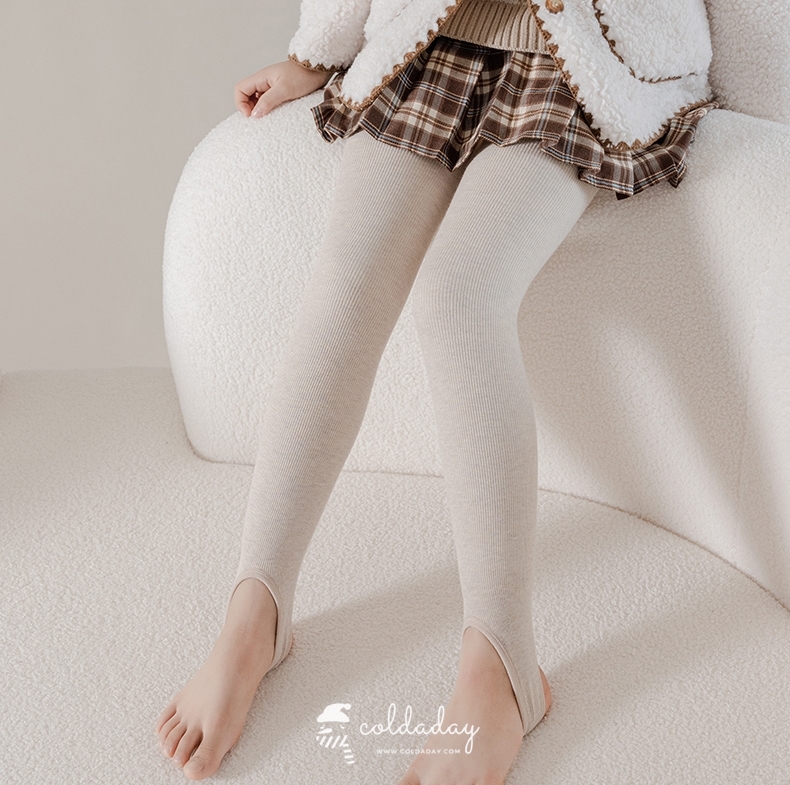 เลกกิ้งกันหนาวบุขนกันหนาวเด็ก รุ่นเหยียบส้น มี 4 สี