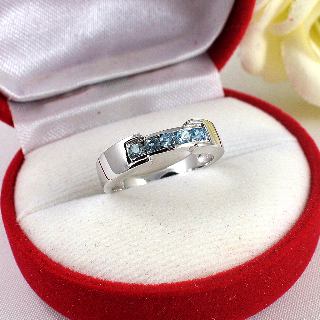 แหวนเงินแท้ราคาถูกชุบทองคำขาว สวิสบลูโทปาซแท้ 0.75 กะรัต งานประณีตสวยงาม สั่งผลิตค่ะ