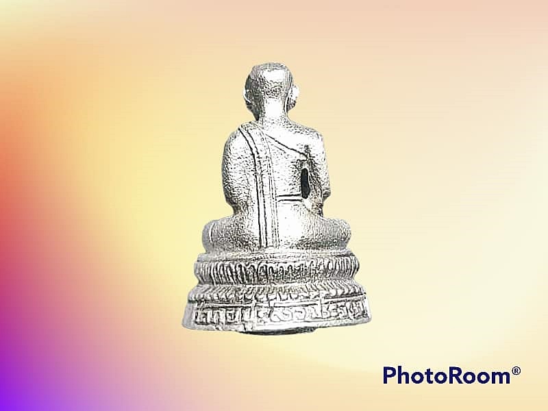 รูปเหมือนหล่อหลวงพ่อในกุฎิ วัดกุยบุรี จ.ประจวบคีรีขันธ์